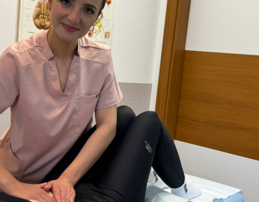 Rozejście mięśnia prostego brzucha (DRA) – przyczyny, objawy, fakty i możliwości fizjoterapii